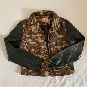 Camo print contrast leather blazer jacket
